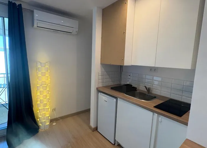 公寓 Avec Place De Parking - Proche Commerce Et *